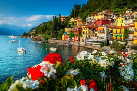 Rejs łodzią po Jeziorze Como z widokiem na wille Bellagio podczas wycieczki z Mediolanu do Lugano